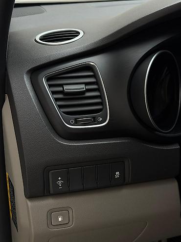 Kia: Kia Carnival: 2015 г., 2.2 л, Автомат, Дизель, Минивэн — 12