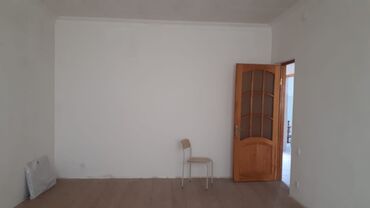 Həyət evləri və villaların satışı: Binəqədi qəs. 3 otaqlı, 100 kv. m, Orta təmir — 5