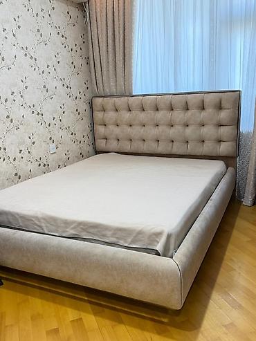 qar adami: Yataq otağı üçün mebel dəsti təqdim olunur. Dəstə yumşaq başlıqlı iki — 4
