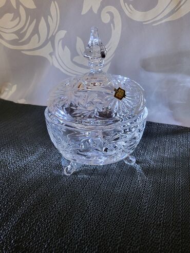Kuhinjski setovi: Kristalna nova bombonijera Zajecar 70te. Bombonijera,kristal sa 3 — 2