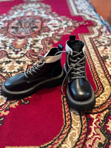 шлепанцы для бассейна: Размер: 36, цвет - Черный, Новый