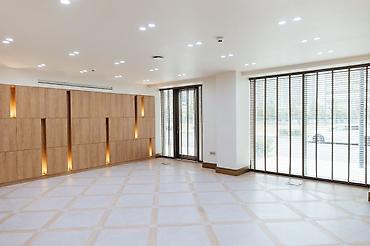bartee: 2 556 000 AZN 213 m² Sahə Çıxarış Təmir Satılır obyekt 213 m², Ağ — 2