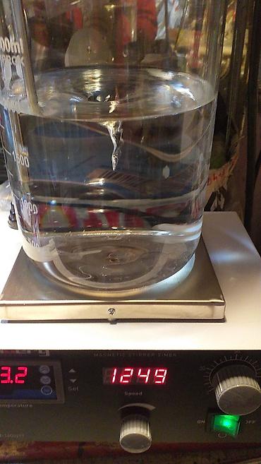 Ostali medicinski proizvodi: Magnetna mešalica sa grejnom pločom i kontrolnom sondom Steinberg — 18