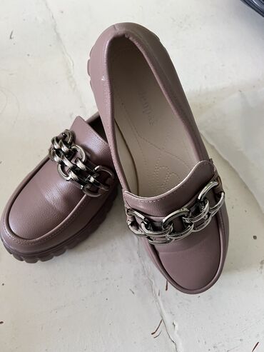обувь женская деми: Продаю женский обувь заказала на сайте 35-36 размер не подошел