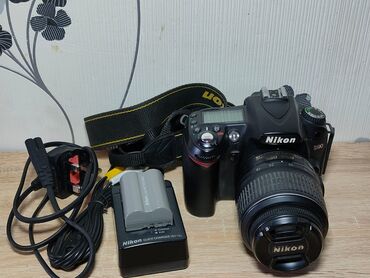 Saab: Nikon D90 DSLR fotoaparat dəsti - Korpus: Nikon D90 (üst LCD ekran
