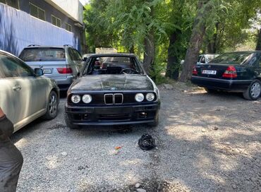 BMW: Продаю кузов BMW e30 с салоном без мотора сделано очень много