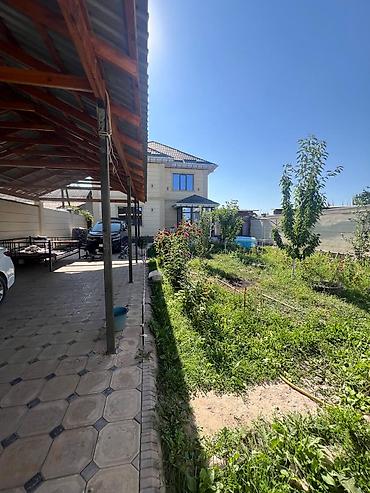 дом село ала тоо: 🏡 **Продается 2-этажный дом в ж/м Ала-Тоо-1!** ✨ **200 м² | 5 соток | — 1