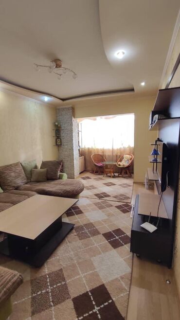 пол дома в бишкеке: 3 комнаты, 65 м², 105 серия, 2 этаж