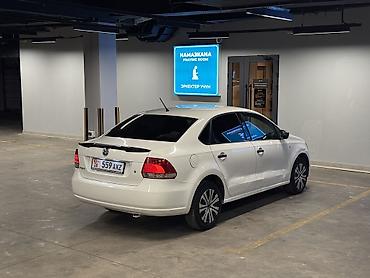 Унаа сатуу: Volkswagen Polo: 2013 г., 1.6 л, Кол менен иштөөчү, Бензин, Седан — 6