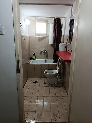 Dugoročno: IZDAVANJE: Garsonjera sa DVORIŠTEM i PARKINGOM – Kanarevo Brdo ​Izdaje — 3