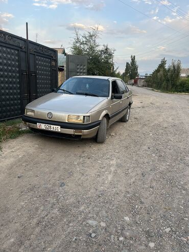 радиаторы отопления ош: Volkswagen Passat: 1988 г., 1.8 л, Механика, Газ, Седан