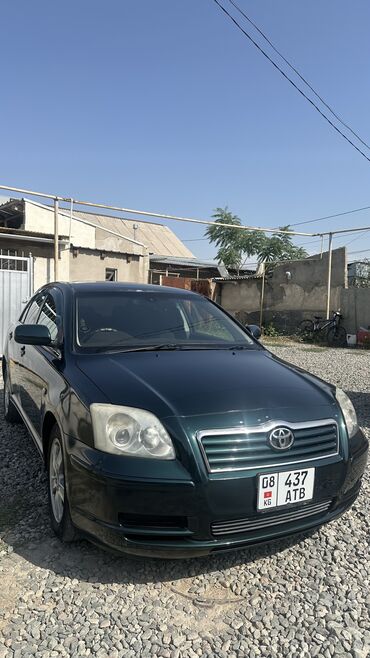срочно продать машину: Toyota Avensis: 2003 г., 2 л, Механика, Газ, Седан