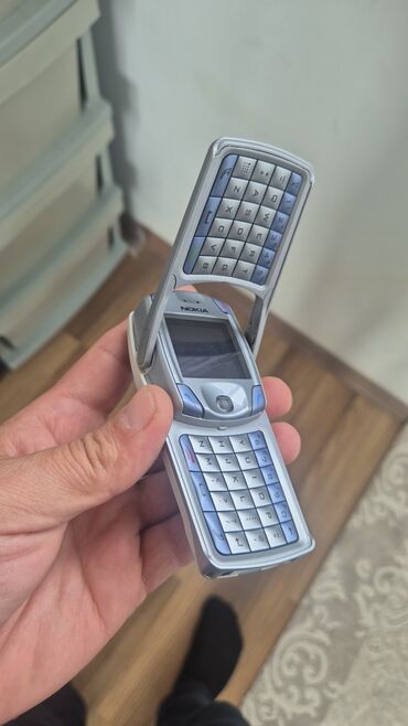 Nokia: Nokia 8 Sirocco — 12