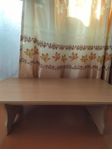 Столы: Кухонный Стол, цвет - Бежевый, Б/у