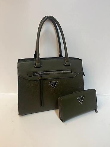 Torbe: GUESS torbe – kolekcija u smaragdno zelenoj boji
3600 din — 11