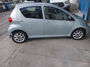 Toyota Aygo: 1 l. | 2007 έ. Χάτσμπακ