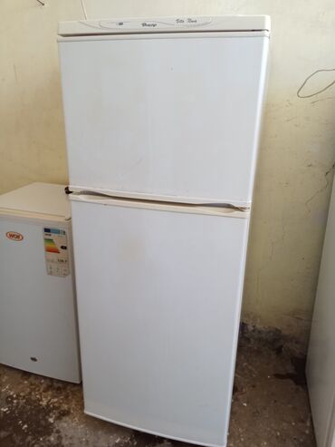 Aspiratorlar: 2 qapılı Dnepr Soyuducu Satılır, rəng - Ağ