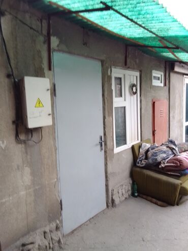 сдается квартира 6 микрорайон: 2 бөлмө, 41 кв. м, 1 кабат, Косметикалык ремонт