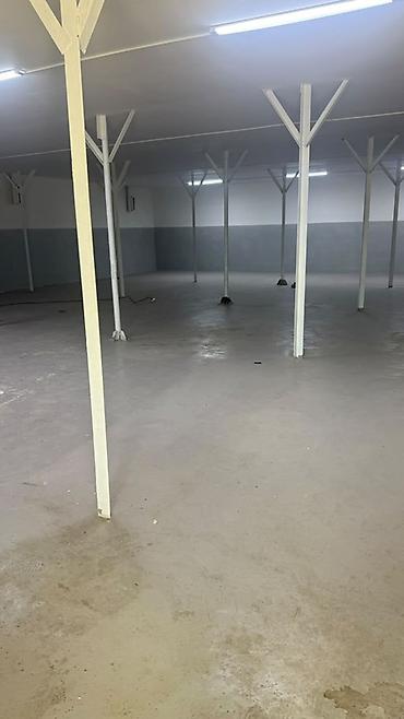 сдается салон: 240 м², High ceilings, Другой тип здания — 3
