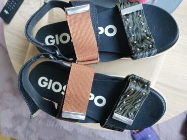 gucci gumene sandale: Sandals, 39