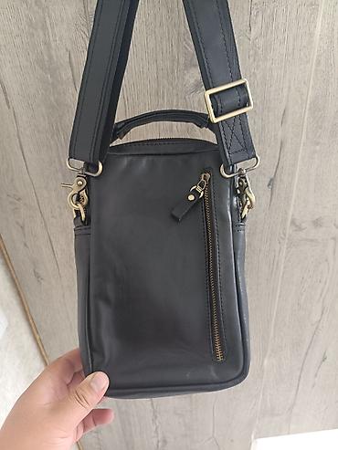 Барсетки: Продаю Барсетку из натуральной кожи покупал 6500 сом ручная работа — 6