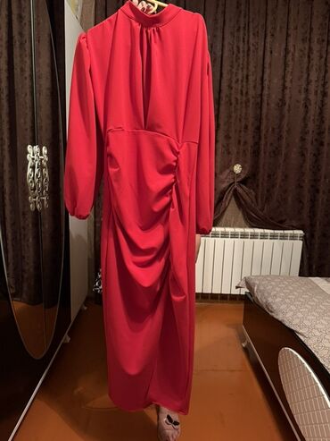 женские трикотажные халаты: Qırmızı uzun don - Parlaq qırmızı rəng - Uzun model, topuğa yaxın