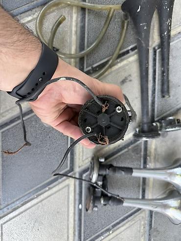 Avtoelektronika: Fi-Fa siqnal. satilir İki siqnal borusu və hava kompressoru dəsti — 1