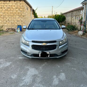 диски на матиз: Gümüşü rəngdə Chevrolet Cruze sedan avtomobili. Avtomobilin ön