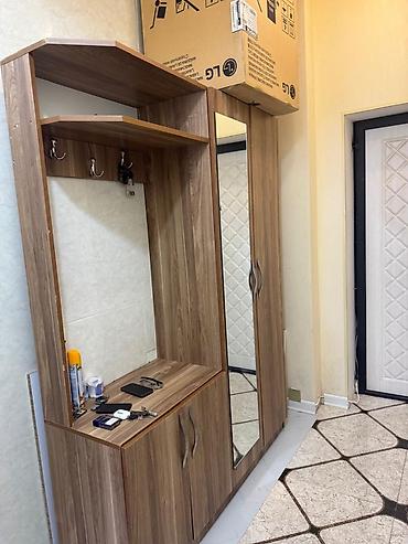 asılqan qarmaq: Dəhliz üçün çoxfunksiyalı giriş dolabı (mətbəx rəngi – qoz/taxta — 2