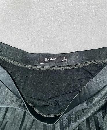 vecernji: Bershka plisirana suknja - Brend: Bershka - Veličina: S (MEX 26) - — 1