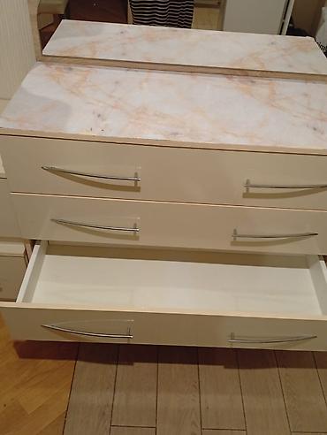 güzgüsü: Krem rəngli komod və güzgülü üst panel dəsti - Material — 2