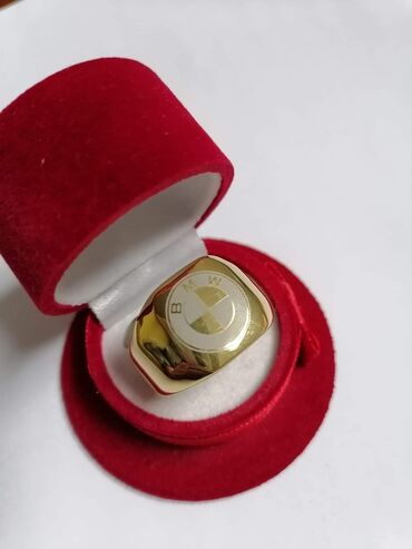 Prstenje: Vel:13
Cena:1000din — 9