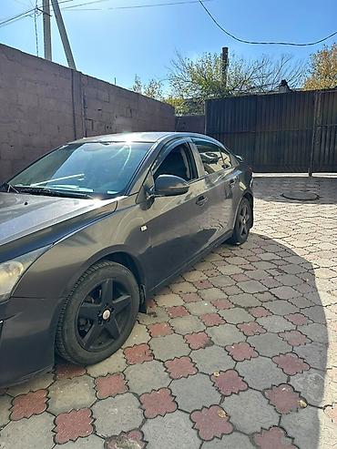 spark 2016: Chevrolet Cruze: 2013 г., Механика, Седан — 1