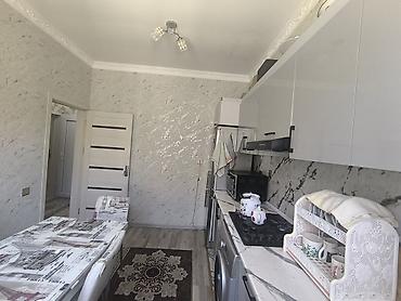 qobu ev: Bakı, 3 otaqlı, Köhnə tikili, m. Avtovağzal, 80 kv. m — 2