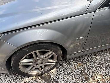 za motor: DESNO KRILO ZA W204 ZA MERCEDES BENZ C 160, C 180, C 200 . OD 2007 — 2
