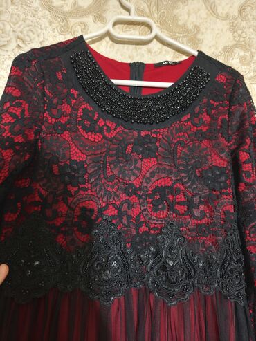 Üst geyimi: Ziyafət donu hicablı xanımlar üçün - Rəng: qara və tünd bordo