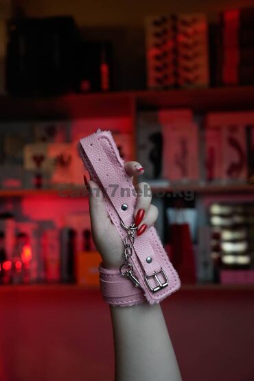 боди для взрослых: Розовые наручники с мехом и эко-кожей - 27 см Подклад из