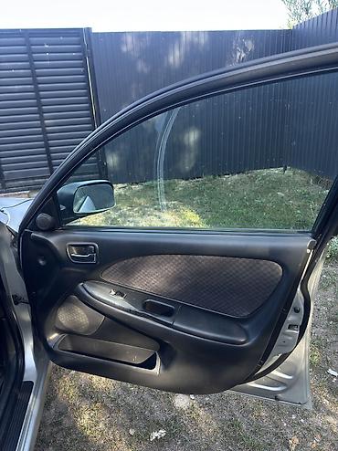 обмен универсал: Toyota Avensis: 2001 г., 1.8 л, Механика, Бензин, Универсал — 9