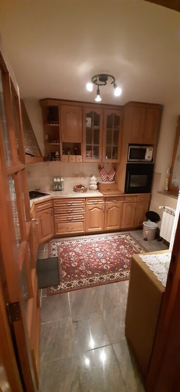 Kuće na prodaju: 290 kv. m, 6 soba — 8