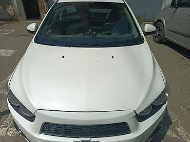 chevralet aveo: Chevrolet Aveo hatchback – ağ rəng - Kuzov: 5 qapılı hatchback, ağ — 4