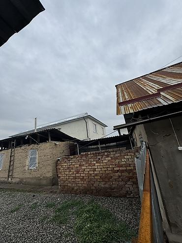 Продажа полдома: Продается пол дома Кызыл Аскер, возле улицы Кайназарова, участок 2.5 — 10
