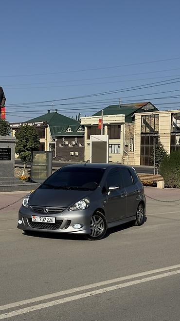 highlander 2020: Honda Fit: 2005 г., 1.3 л, Механика, Бензин, Хэтчбэк — 3