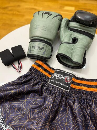 Qazanlar: Boks/Muay Thai Əlcək + Bint + Muay Thai Ṣort Dəsti Toplu Halda alınsa