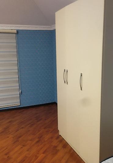 Дома: 3 mərtəbəli həyət evinin bir otağı kirayə verilir bir nəfər üçün 200m — 2