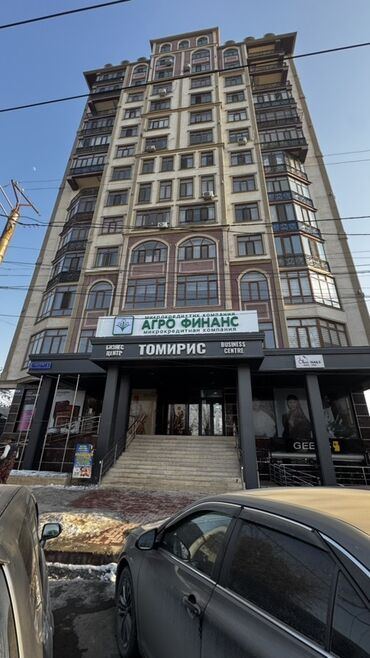 алтын ордо баня: Ижарага берем Офистик, 60 кв. м, Бизнес борборунда, Тоолор көрүнүп турат, 1-катар, Жабдуулары менен