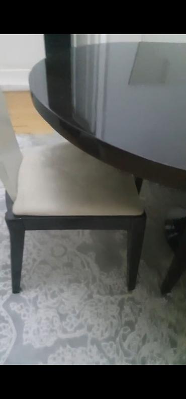 açılan masa: Gencede ela veziyyetde Dostlug mebelden 7 mine alinib,kamod guzgulu,8 — 4