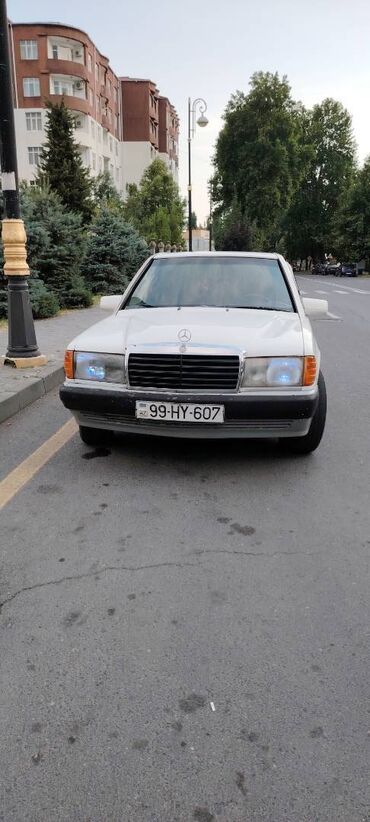 mercedes 190 motor: Mercedes-Benz 190: 2 l | 1992 il Sedan