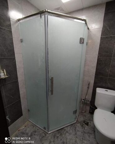 Duş kabinaları, arakəsmələr: Yeni Arakəsmə, Künc üçün, Pulsuz çatdırılma — 16