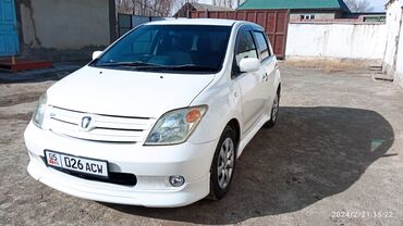 Toyota ist: 2003 г., 1.3 л, Автомат, Бензин, Универсал