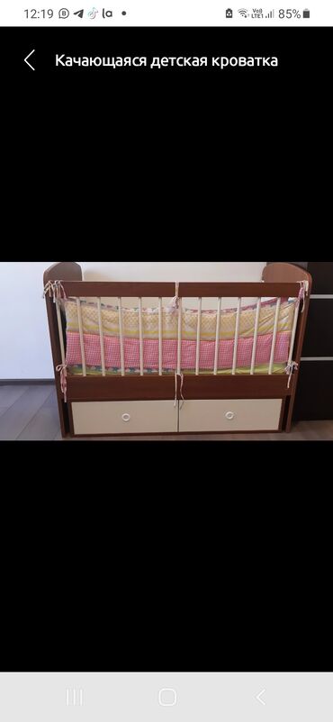 детская кроватка: Для девочки и мальчика, Колыбель, Б/у,С механизмом качания, Без матраса, С выдвижными ящиками